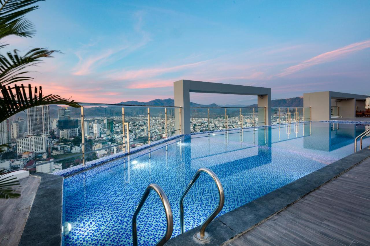 Dqua Hotel Nha Trang Exterior foto